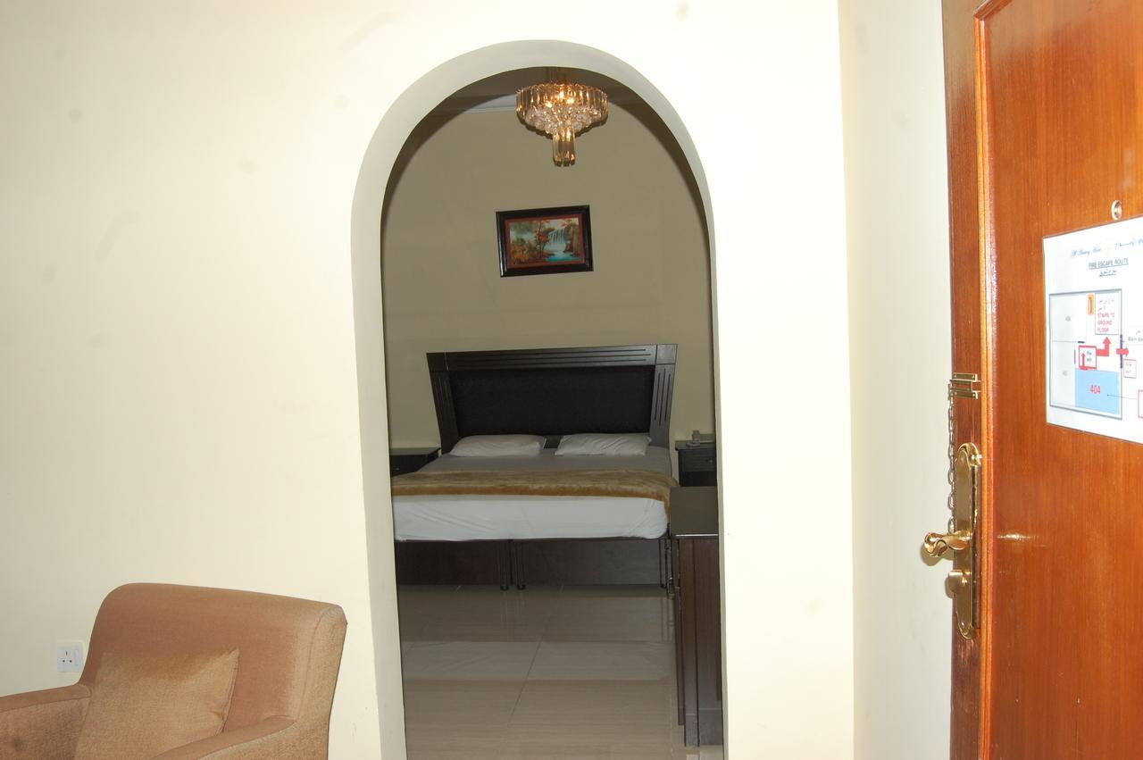Al Amwaj Hotel Sharjah Exterior photo